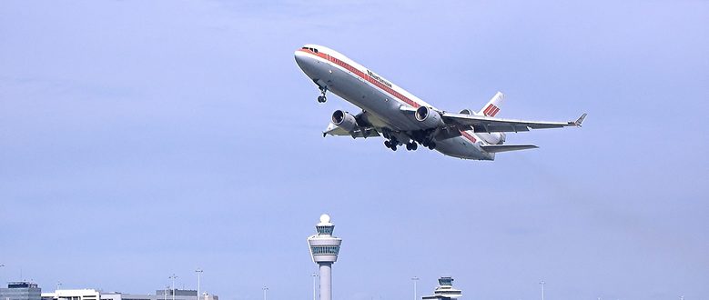Sistema de detección e seguimento de obxectos para torres de control de aeroportos con Deep Learning